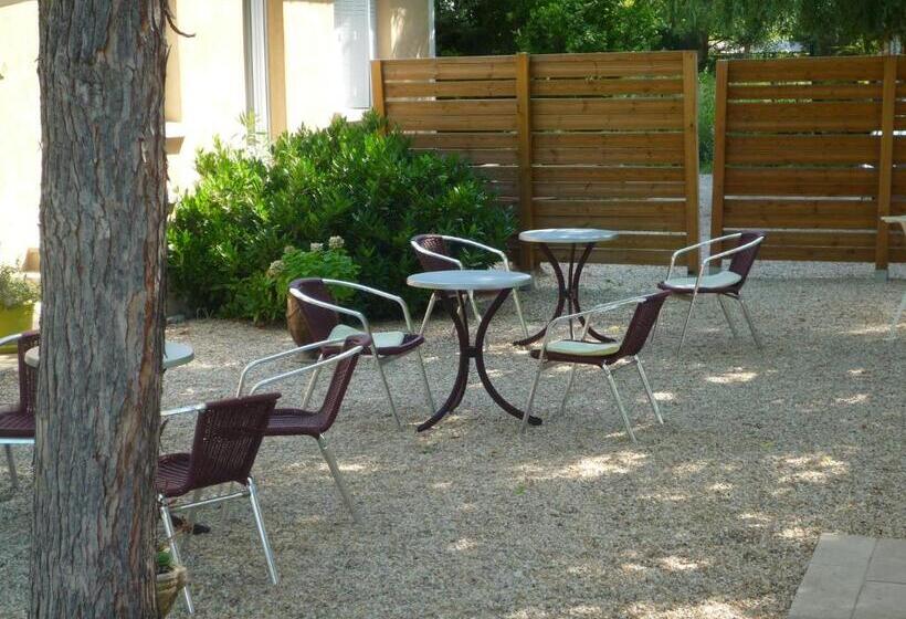 Номер Стандарт, L Atelier Des Coudelières