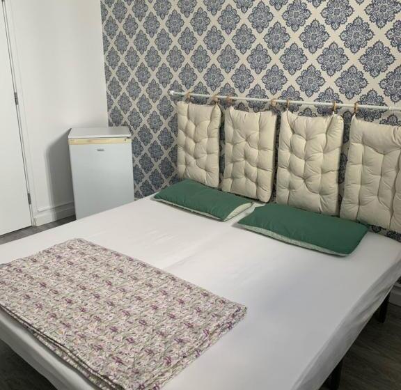 Standard room with outdoor bath, Aloha Hostel