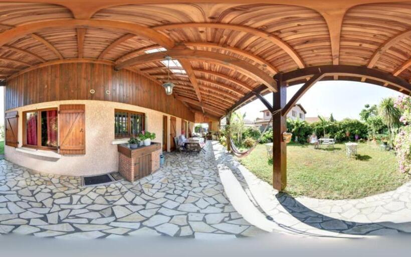 اتاق استاندارد, Chambres Du Petit Bonheur