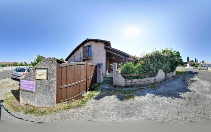آپارتمان 1 خوابه با تراس, Chambres Du Petit Bonheur