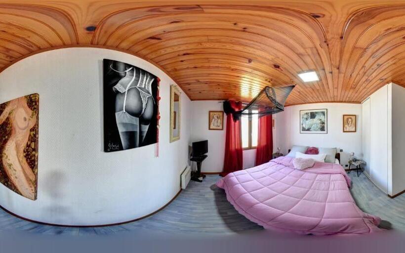 اتاق استاندارد, Chambres Du Petit Bonheur