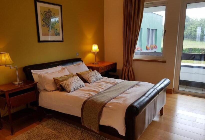 اتاق لوکس با بالکن, Hazelwood Country House