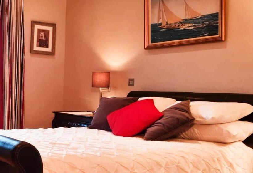 اتاق استاندارد با بالکن, Hazelwood Country House