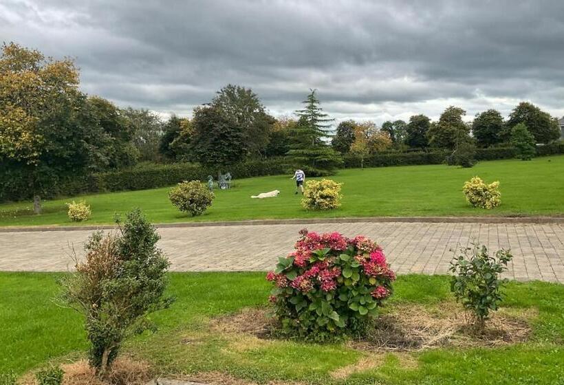 اتاق استاندارد با چشم‌انداز باغ, Hazelwood Country House