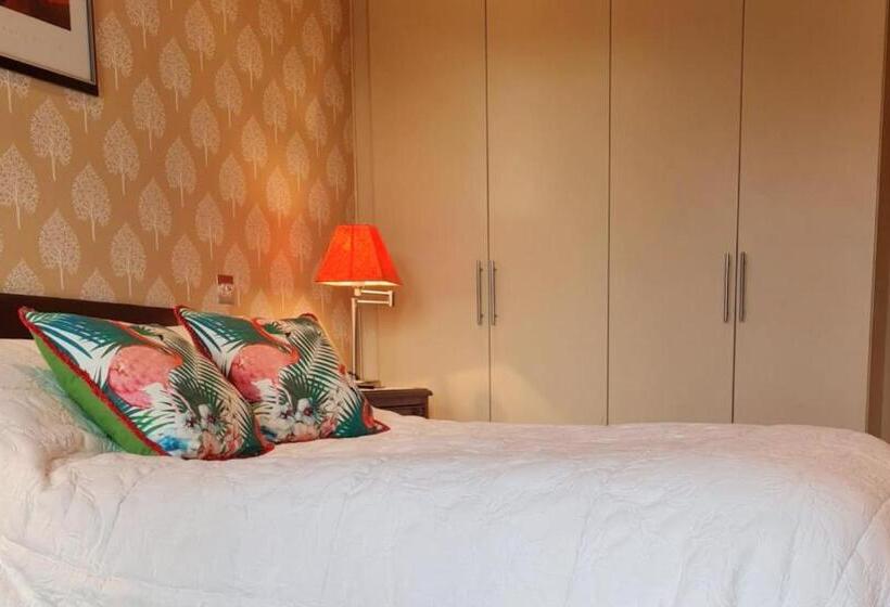 اتاق استاندارد با چشم‌انداز باغ, Hazelwood Country House