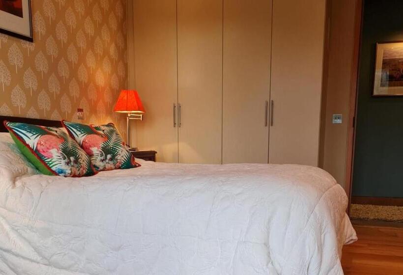 اتاق استاندارد با چشم‌انداز باغ, Hazelwood Country House