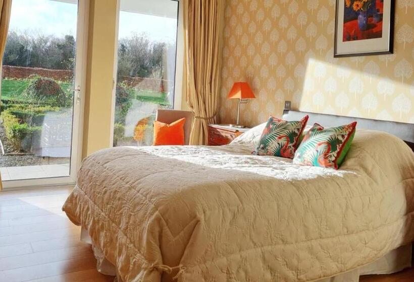اتاق استاندارد با چشم‌انداز باغ, Hazelwood Country House