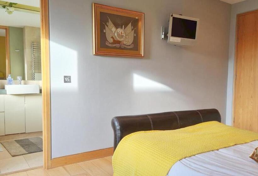 اتاق استاندارد با بالکن, Hazelwood Country House