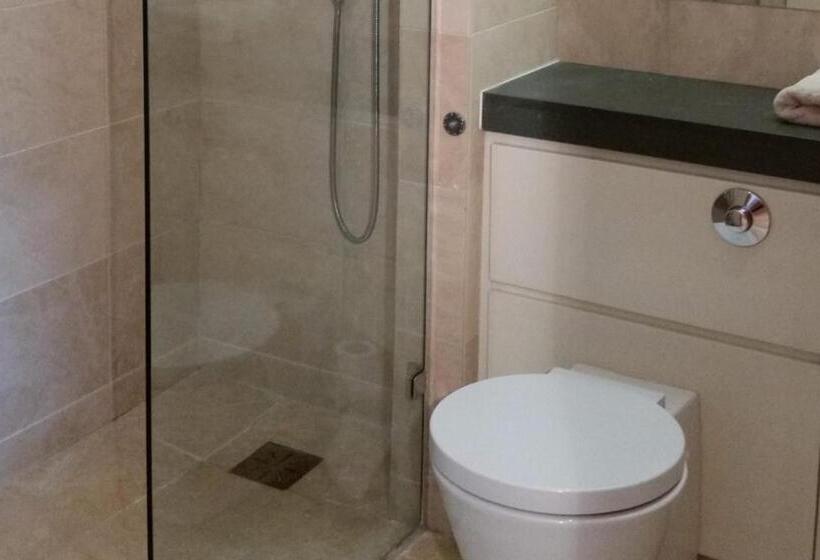 اتاق استاندارد با بالکن, Hazelwood Country House