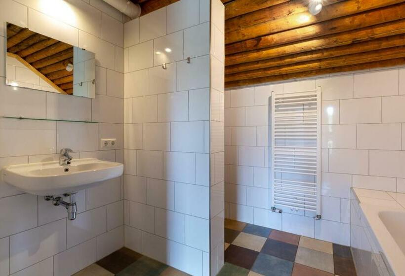 Дом 3 Спальни, Koe In De Kost