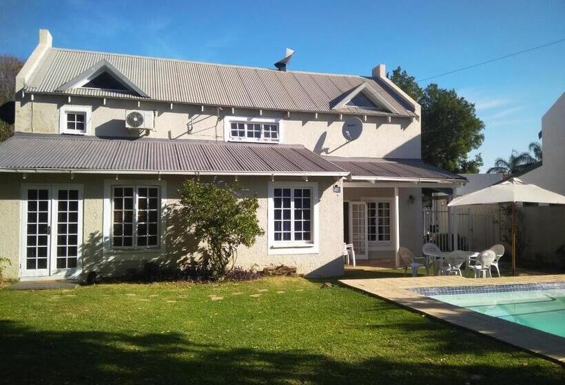 اتاق اکونومی, Cottage Guesthouse