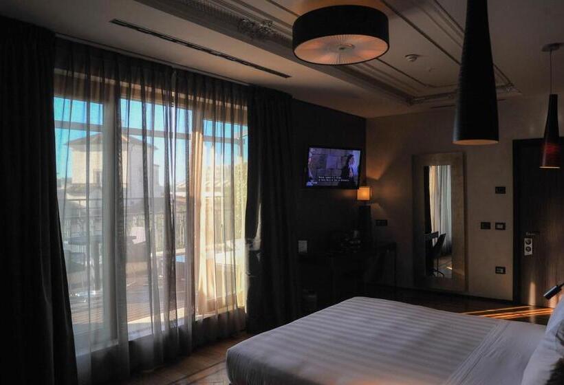 اتاق لوکس با بالکن, Divina Luxury