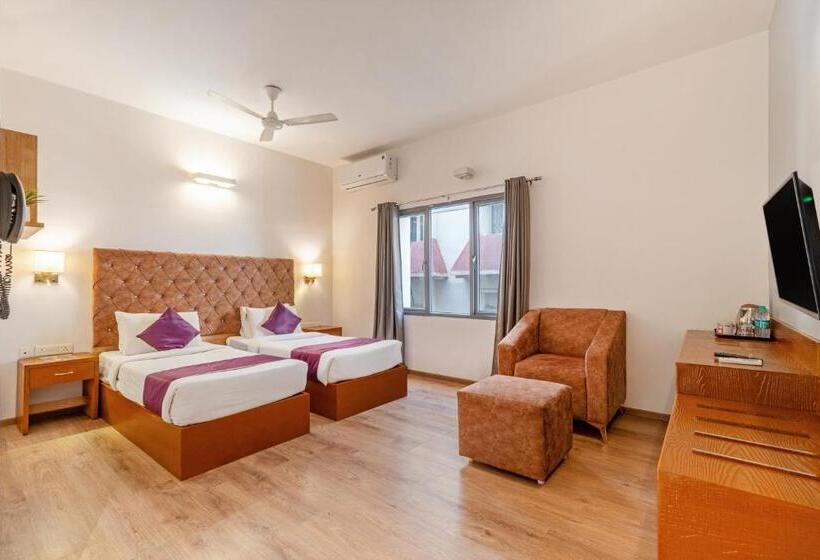 Quarto Superior, Monday Hotels Hitec City