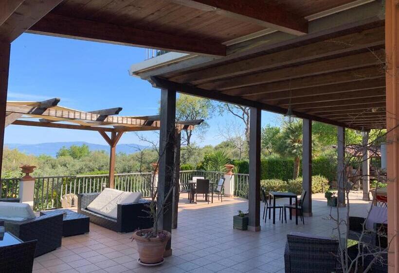 Номер Deluxe Вид на Море, Villa Zufrò