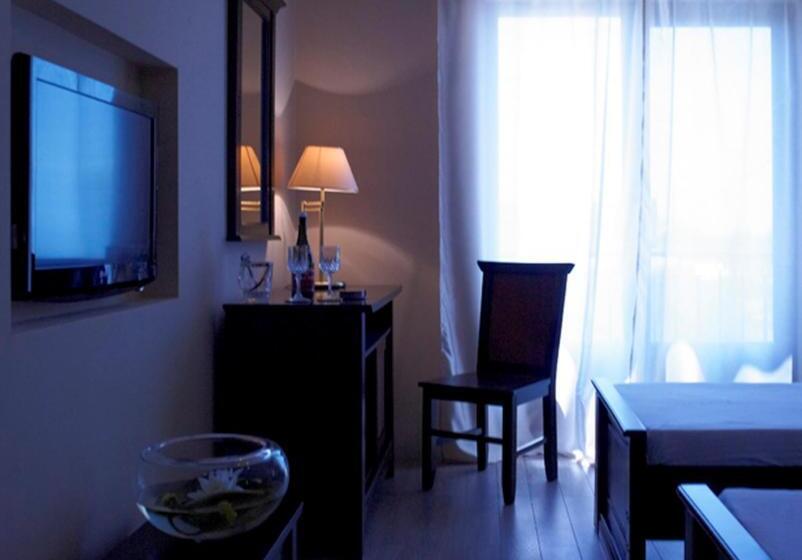 اتاق استاندارد سه نفره, Vila Caviar