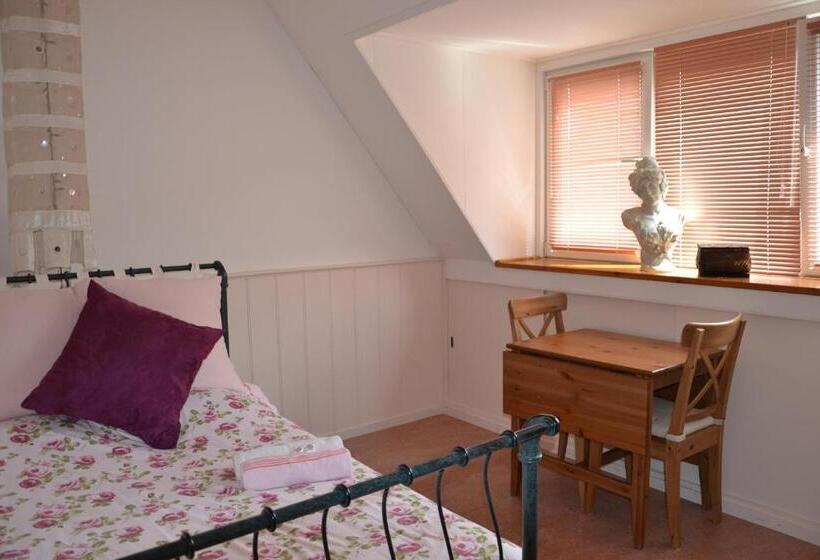 اتاق استاندارد, B&b Macbed Checkin Time 1700 1800 Or Request Before You Book