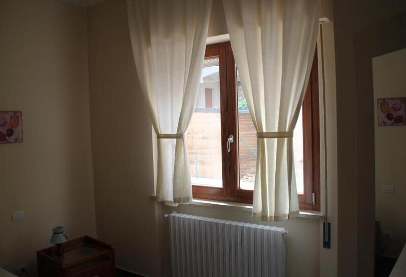 اتاق استاندارد, Un Posto Al Sole