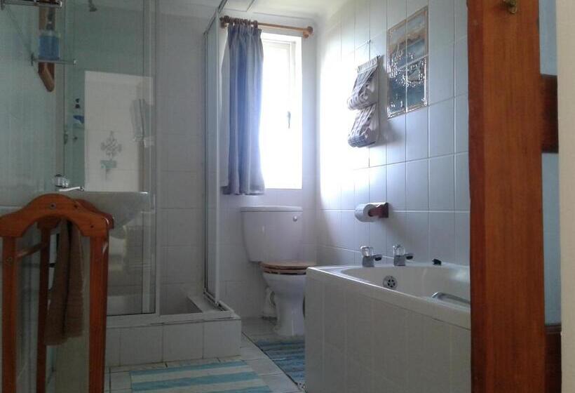 Номер Стандарт Вид на Море, The Trailhouse