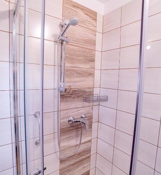 آپارتمان 1 خوابه همکف, Három A Kislány Panzió
