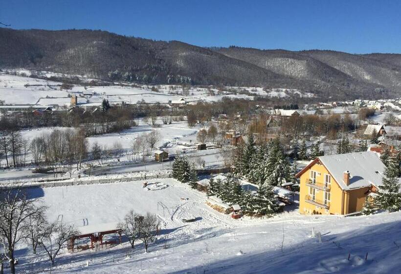 Дом 4 Спальни, Hétvezér Panzió