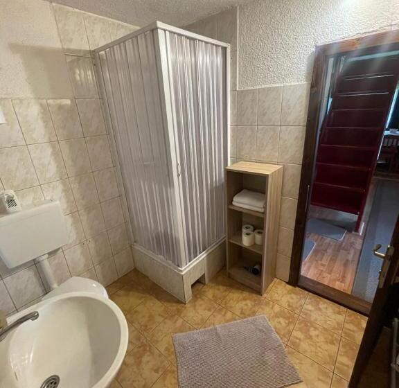 Шале 1 Спальня, Hétvezér Panzió