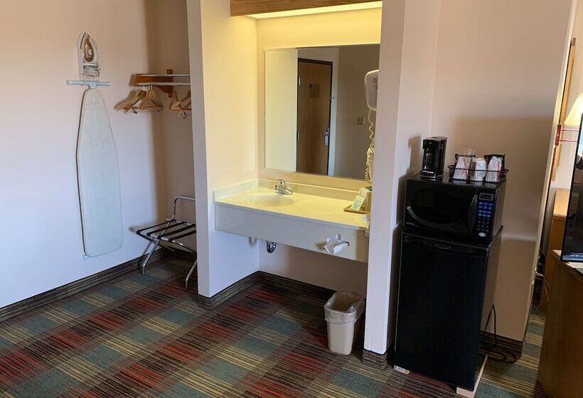 Люкс Кровать Кинг, Budgetinn & Suites
