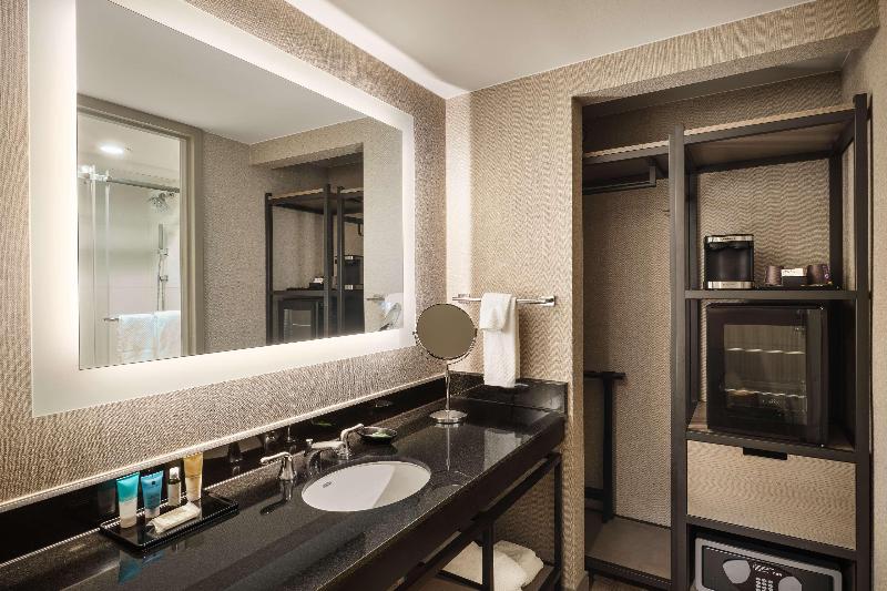 اتاق استاندارد با تخت بزرگ, Hilton Richardson Dallas