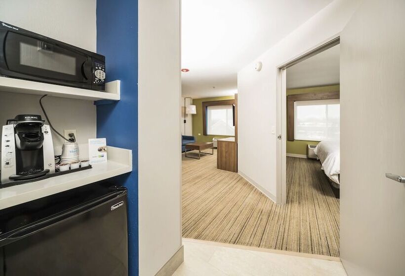 Люкс Адаптированный для Инвалидов, Holiday Inn Express Chicago Northwest Vernon Hills, An Ihg