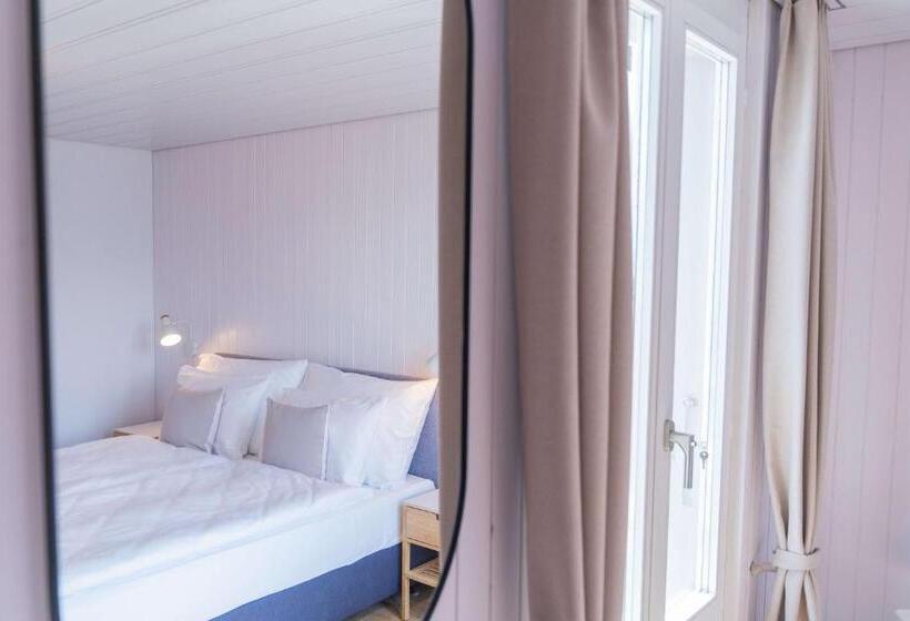 Номер Стандарт с Балконом, La Belle Vue Boutique Hotel & Café