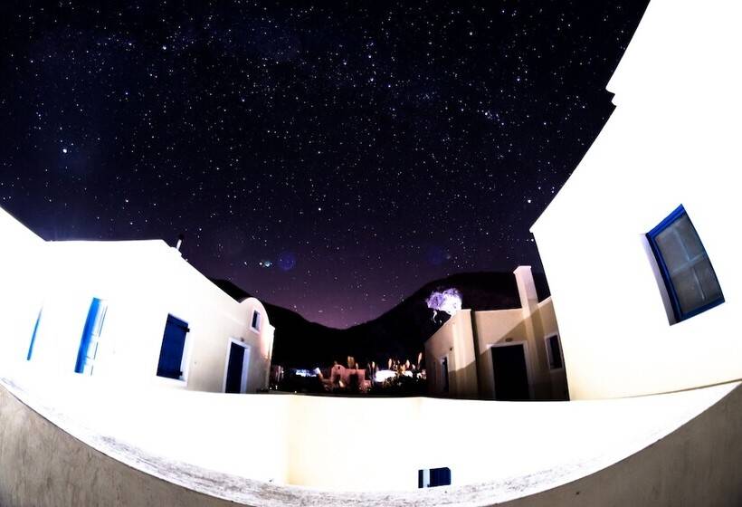 اتاق استاندارد سه نفره, Irigeneia