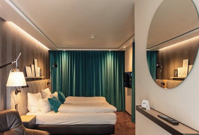 Стандартный Номер Кровать Кинг, Motel One Saarbrücken