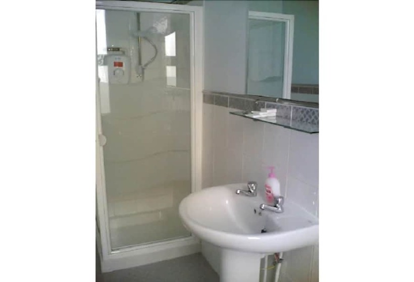Номер Стандарт, Amazon Guest House