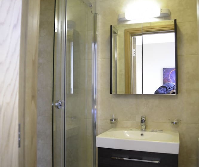 Номер Стандарт Трехместный, Kings Cross Inn