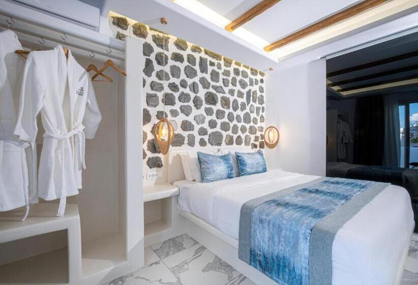 سوییت اجرایی, Liana Beach Hotel & Spa