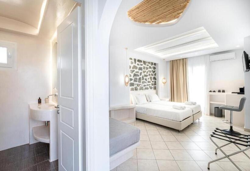 اتاق سوپریور با چشم‌انداز استخر, Liana Beach Hotel & Spa