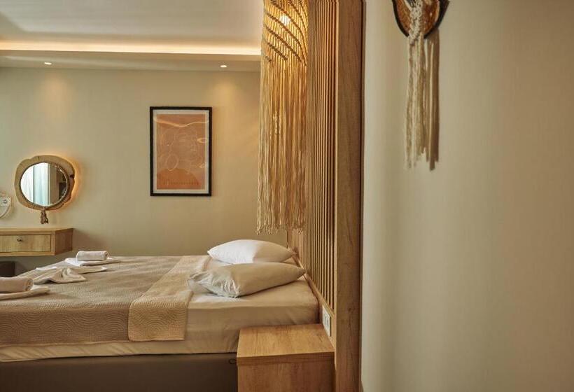 اتاق لوکس, Iniohos Zante Hotel & Suites