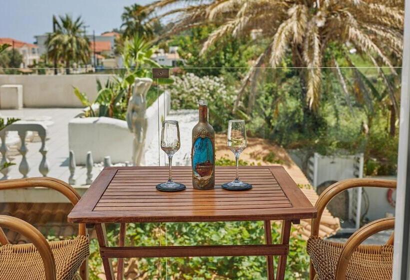 سوییت جونیور با چشم‌انداز استخر, Iniohos Zante Hotel & Suites