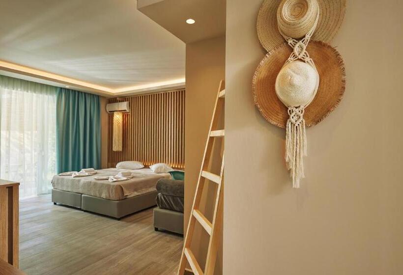 سوییت جونیور با چشم‌انداز استخر, Iniohos Zante Hotel & Suites