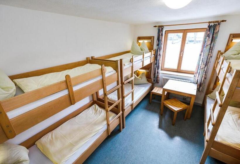 Quarto Quádruplo Estandar, Jugendherberge Schliersee