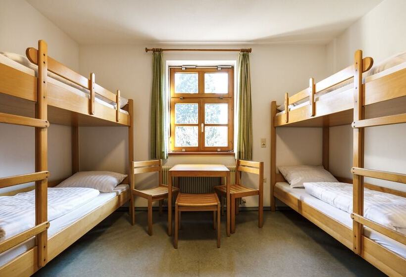 Quarto Quádruplo Estandar, Jugendherberge Schliersee