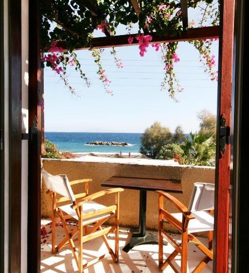 اتاق استاندارد با بالکن و چشم‌انداز دریا, Nostos Beach