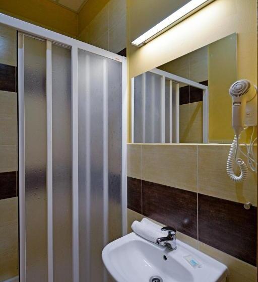 اتاق استاندارد سه نفره, Plus Prague