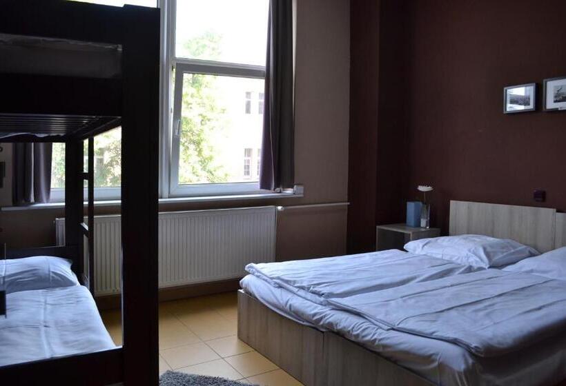 اتاق استاندارد سه نفره, Plus Prague