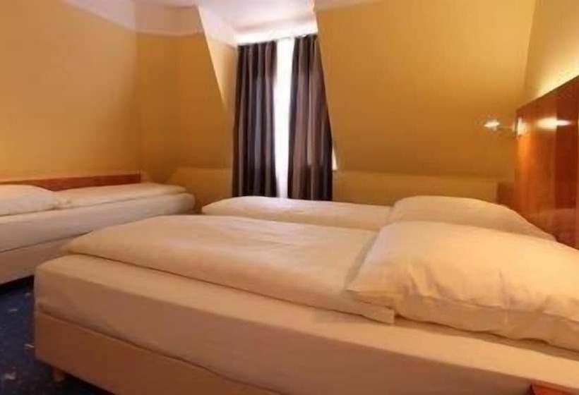 اتاق استاندارد سه نفره, Aparthotel Astro   Nichtraucher