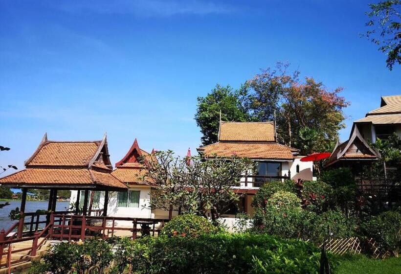Deluxe room with river view, Ayutthaya Garden River Home