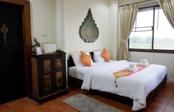 Deluxe room with river view, Ayutthaya Garden River Home