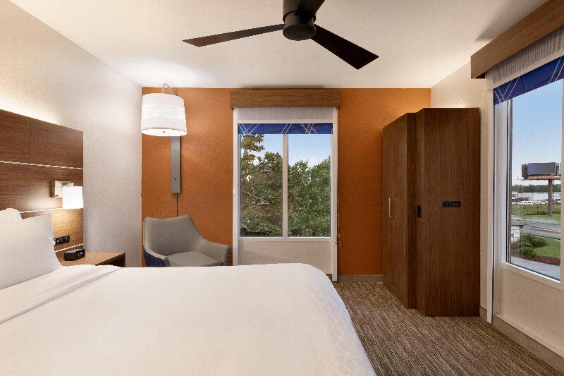 Номер Стандарт, Holiday Inn Express Hotel & Suites Opelika Auburn, An Ihg