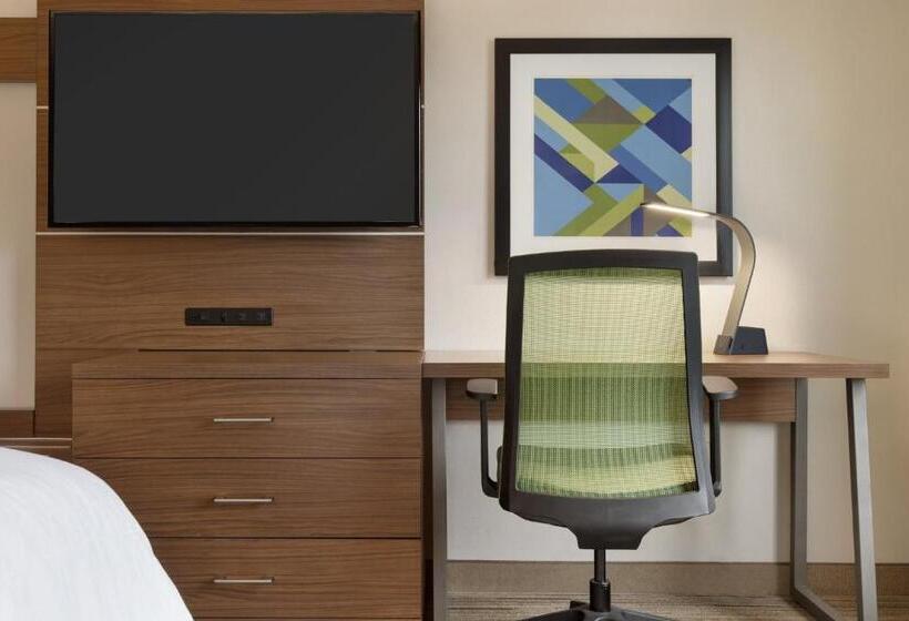 Номер Executive Кровать Кинг, Holiday Inn Express Hotel & Suites Opelika Auburn, An Ihg