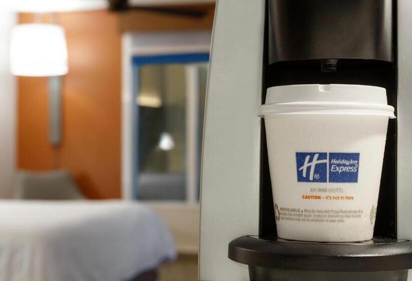 Люкс Кровать Кинг, Holiday Inn Express Hotel & Suites Opelika Auburn, An Ihg