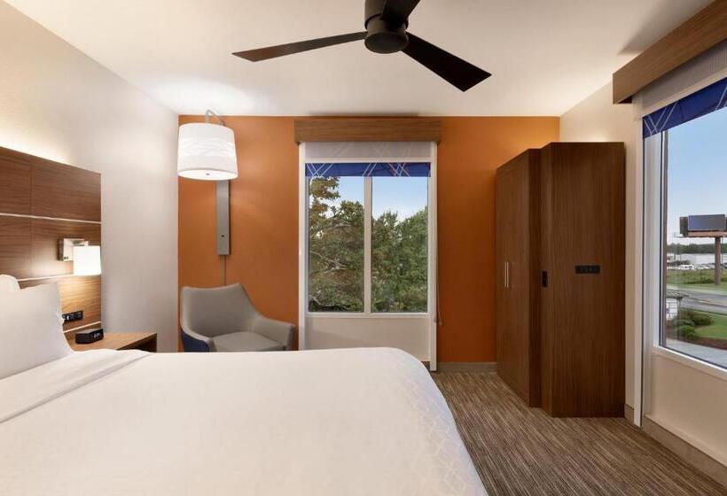 Номер Стандарт Кровать Кинг Адаптированный для Инвалидов, Holiday Inn Express Hotel & Suites Opelika Auburn, An Ihg